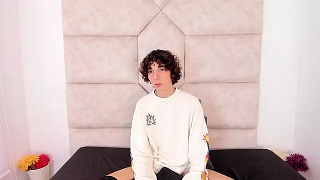 Scaarlett 22  online show from October 10, 7:13 pm