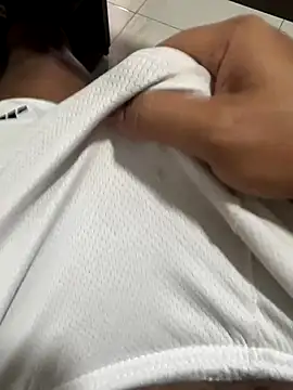 Snapshot of Pepitolim chatting on December 3, 8:29 pm Pepitolim online show from December 3, 8:29 pm