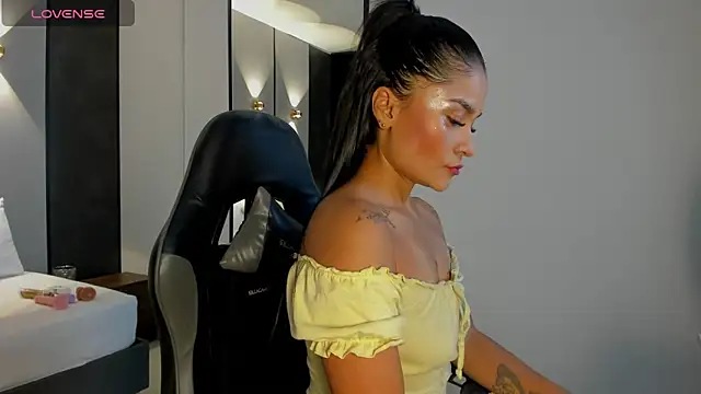 tabata69  online show from November 12, 8:08 pm