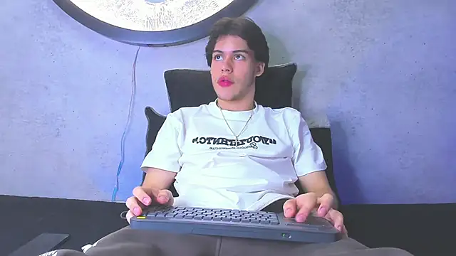 Lucian grey online show from November 4, 4:33 am