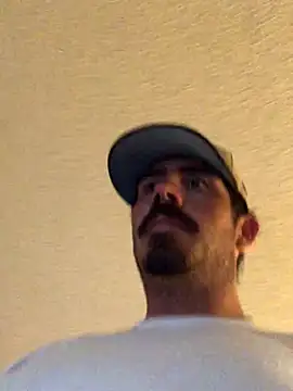 Snapshot of hoociedaddy24 chatting on December 4, 1:09 pm hoociedaddy24 online show from December 4, 1:09 pm