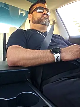 Roddog18 online show from November 4, 11:59 pm