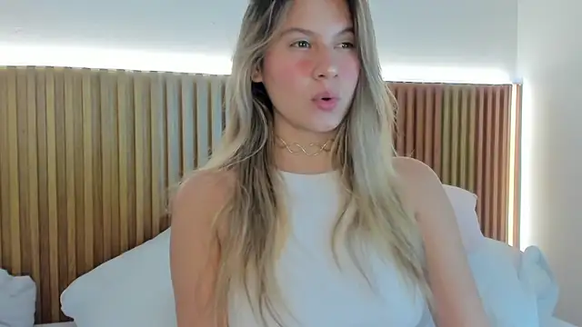 mia curry online show from February 6, 6:33 pm