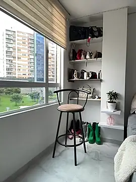 Zoe riivas online show from February 2, 5:33 pm