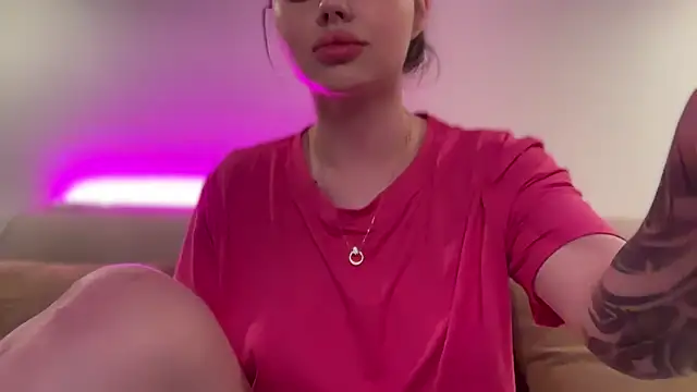 AlmaryKim online show from September 29, 8:02 pm