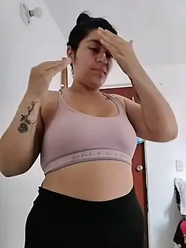 Snapshot of alejitasweet chatting on November 1, 4:53 pm alejitasweet online show from November 1, 4:53 pm