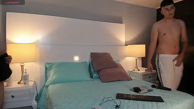 Dylan Katte online show from November 19, 1:05 am