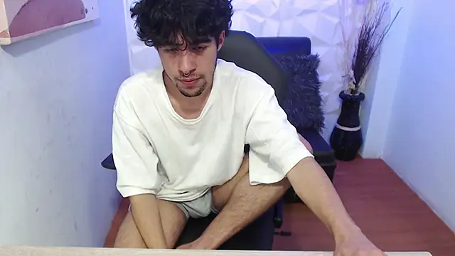 Liil boy online show from October 2, 3:24 am