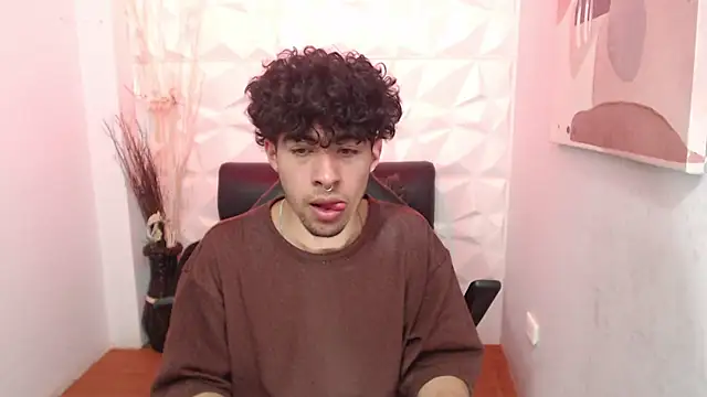 Liil boy online show from October 25, 3:47 am