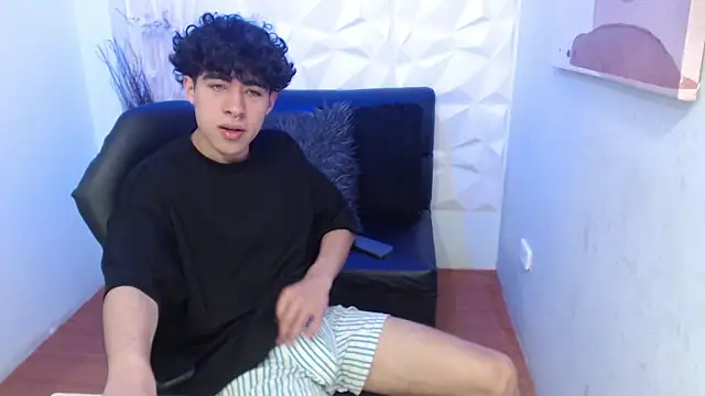 Liil boy online show from October 28, 3:43 am