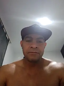 Snapshot of brunolex chatting on October 25, 2:19 am brunolex online show from October 25, 2:19 am