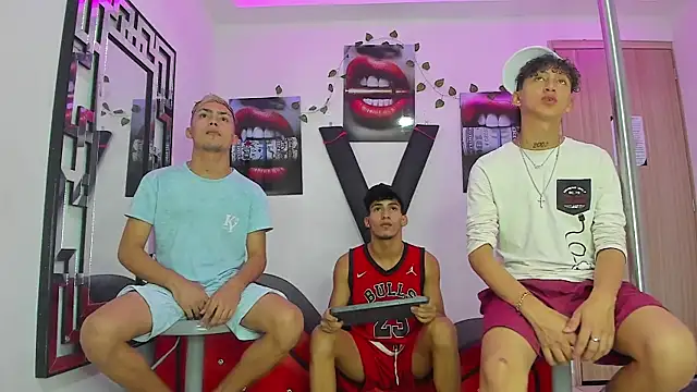 VERY HOT GUYS online show from October 1, 1:33 am