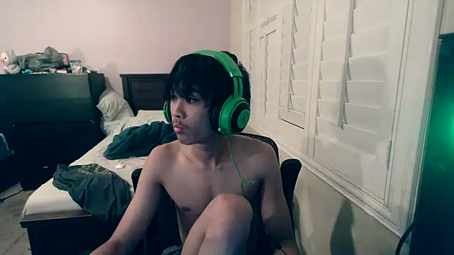 youngasianboy2007 online show from October 14, 1:50 am