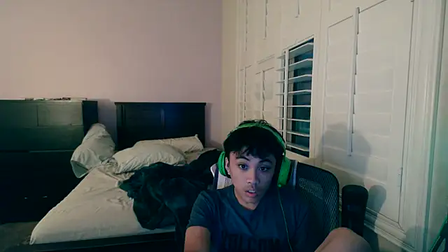 youngasianboy2007 online show from February 6, 1:54 am