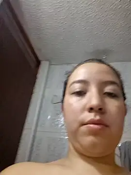 Snapshot of annyaparis chatting on October 4, 2:42 am annyaparis online show from October 4, 2:42 am