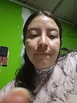 Snapshot of annyaparis chatting on October 24, 1:24 am annyaparis online show from October 24, 1:24 am