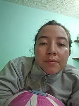 Snapshot of annyaparis chatting on November 4, 1:48 am annyaparis online show from November 4, 1:48 am