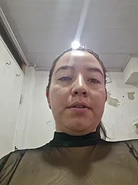 Snapshot of annyaparis chatting on November 8, 11:58 pm annyaparis online show from November 8, 11:58 pm