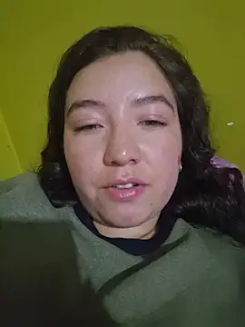 Snapshot of annyaparis chatting on November 14, 2:10 am annyaparis online show from November 14, 2:10 am