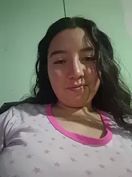 Snapshot of annyaparis chatting on November 18, 2:06 am annyaparis online show from November 18, 2:06 am