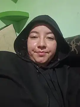 Snapshot of annyaparis chatting on November 19, 12:10 am annyaparis online show from November 19, 12:10 am