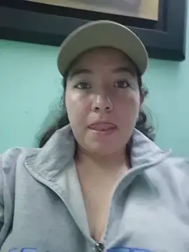 Snapshot of annyaparis chatting on November 20, 1:06 am annyaparis online show from November 20, 1:06 am