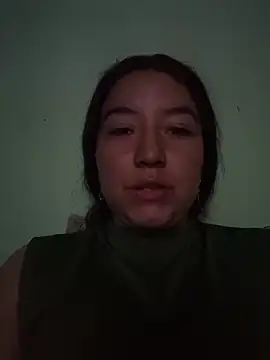 Snapshot of annyaparis chatting on November 28, 2:58 am annyaparis online show from November 28, 2:58 am