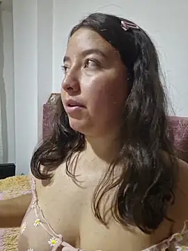 Snapshot of annyaparis chatting on December 4, 11:57 pm annyaparis online show from December 4, 11:57 pm