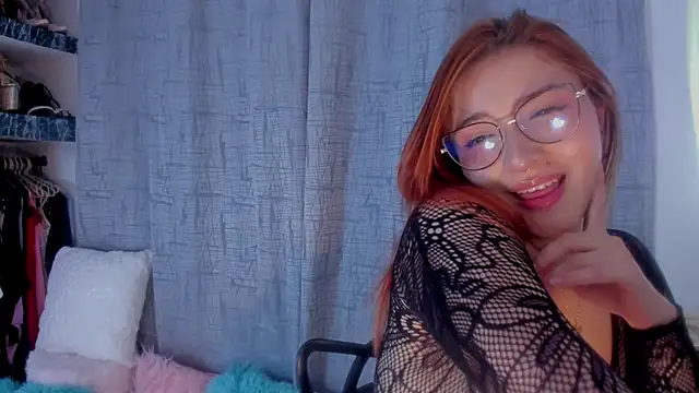 Snapshot of AmaruBloom chatting on October 8, 2:53 am AmaruBloom online show from October 8, 2:53 am