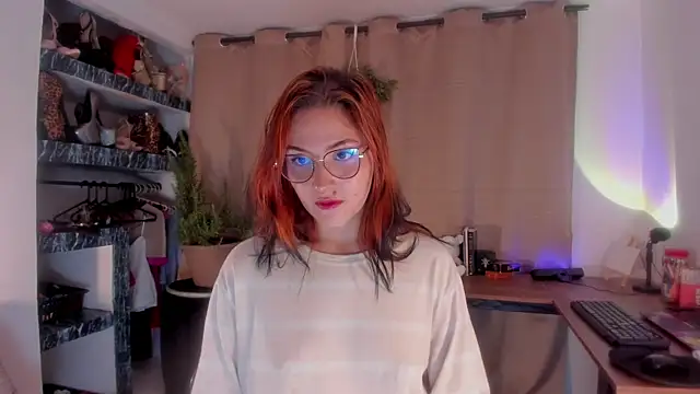 Snapshot of AmaruBloom chatting on November 17, 7:25 am AmaruBloom online show from November 17, 7:25 am