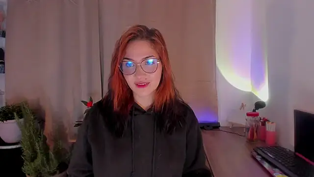 Snapshot of AmaruBloom chatting on November 23, 5:40 am AmaruBloom online show from November 23, 5:40 am