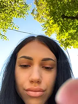 Snapshot of ilariea_girl chatting on October 3, 2:14 pm ilariea girl online show from October 3, 2:14 pm