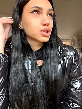 Snapshot of ilariea_girl chatting on October 14, 6:47 am ilariea girl online show from October 14, 6:47 am