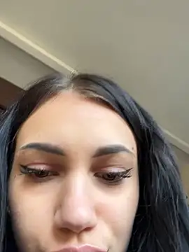 Snapshot of ilariea_girl chatting on October 16, 7:20 am ilariea girl online show from October 16, 7:20 am