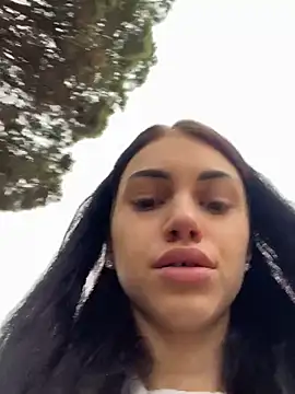 Snapshot of ilariea_girl chatting on October 22, 1:33 pm ilariea girl online show from October 22, 1:33 pm