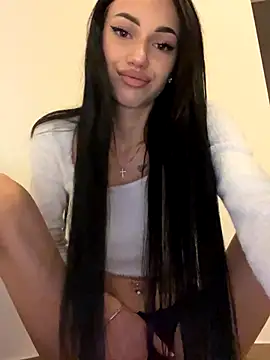 Snapshot of ilariea_girl chatting on November 9, 9:35 pm ilariea girl online show from November 9, 9:35 pm