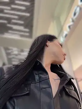 Snapshot of ilariea_girl chatting on May 16, 12:37 pm ilariea girl online show from May 16, 12:37 pm