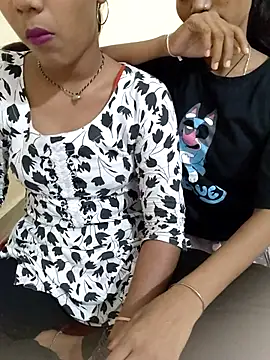 Snapshot of Unique_girls90 chatting on October 23, 1:21 pm Unique girls90 online show from October 23, 1:21 pm