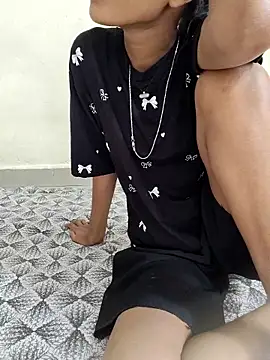 Snapshot of Unique_girls90 chatting on November 28, 10:40 am Unique girls90 online show from November 28, 10:40 am