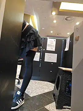 YuriXo online show from February 6, 9:56 am