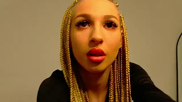 Snapshot of Sia_a chatting on December 14, 12:43 pm Sia a online show from December 14, 12:43 pm