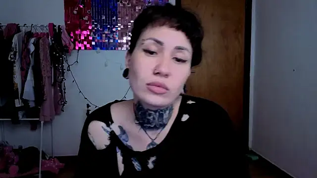 Snapshot of Senorita__Dakota chatting on November 13, 12:48 pm Senorita Dakota online show from November 13, 12:48 pm