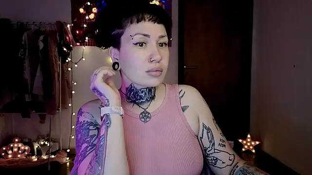 Snapshot of Senorita__Dakota chatting on November 15, 3:26 am Senorita Dakota online show from November 15, 3:26 am