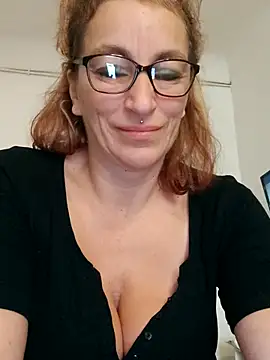 Fifi83Bell online show from November 16, 12:55 pm