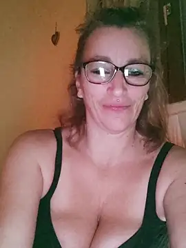 Fifi83Bell online show from December 19, 10:39 pm