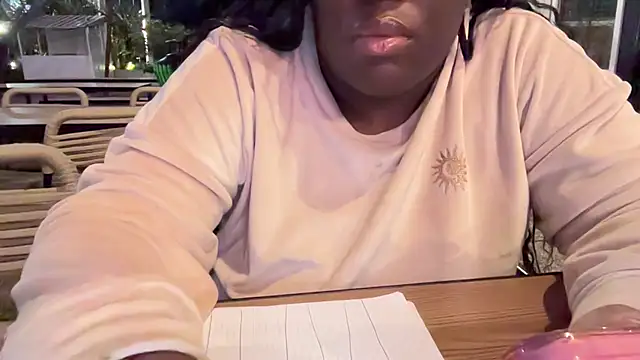 nanaisbackk online show from December 14, 4:34 pm