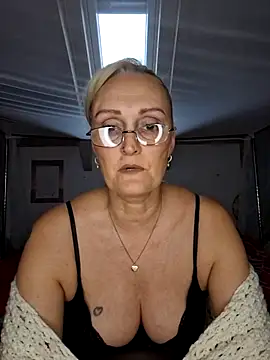 Snapshot of Jenny_Blum chatting on November 19, 11:54 am Jenny Blum online show from November 19, 11:54 am