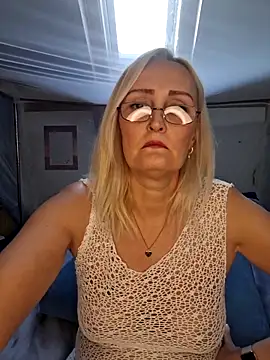 Snapshot of Jenny_Blum chatting on December 1, 1:05 pm Jenny Blum online show from December 1, 1:05 pm