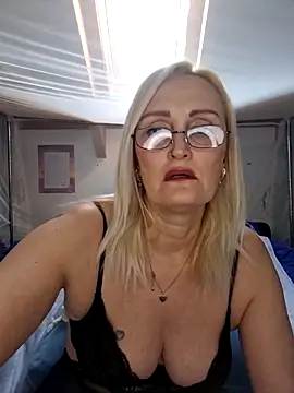 Snapshot of Jenny_Blum chatting on December 16, 11:15 am Jenny Blum online show from December 16, 11:15 am