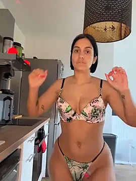 LaPetiteKim online show from October 16, 12:17 pm